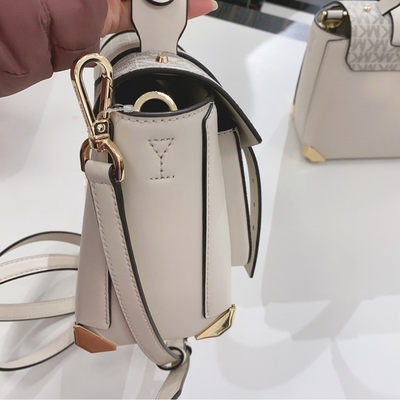 Michael Kors Manhattan Medium Leather Satchel Crossbody - Picture 4 of 7